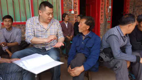 与贫困户深入交流_编辑.jpg